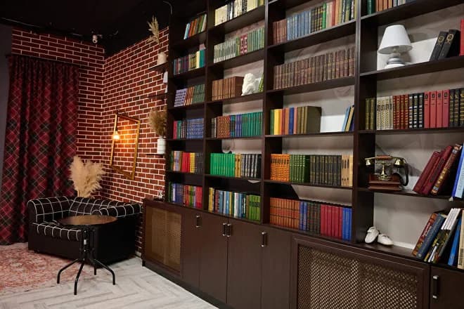 Книжная эстетика, переходящая в кабинетный стиль.